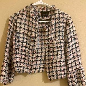 I bought this blazer in Spain at the Bershka store. Size S. It's like new.